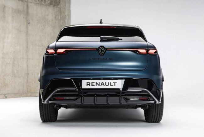 Foto posteriore nuova Renault Megane elettrica Foto posteriore nuova Renault Megane elettrica